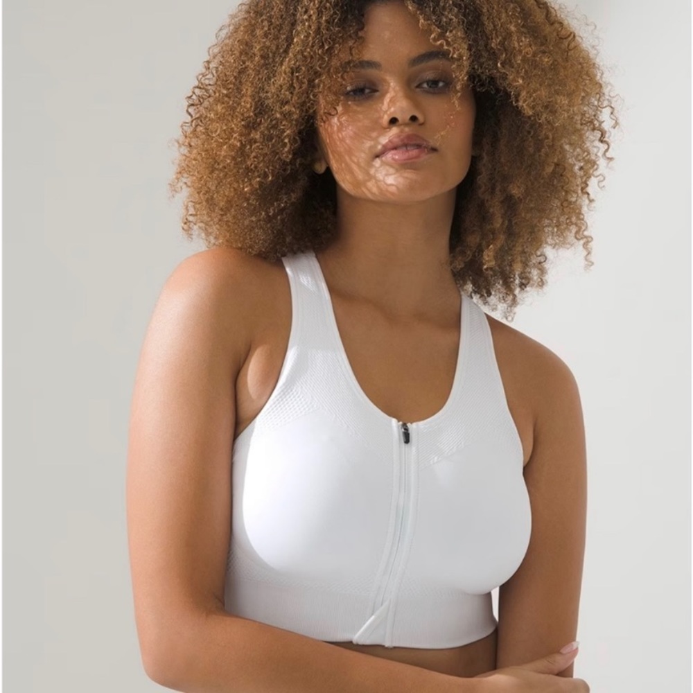 EUC Soma high impact zip front sports bra
